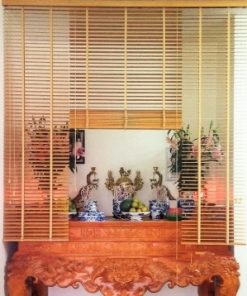 Mành tre che bàn thờ gia tiên